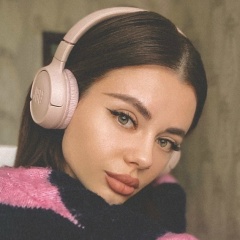 Стася Смотрякова