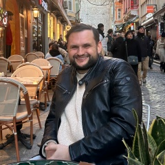 Михаил Котов