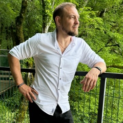 Андрей Борисов