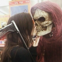 Gwen Nightray, London