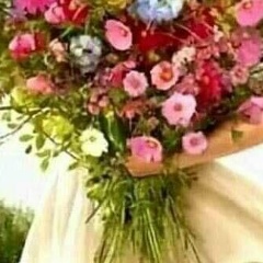 Валя Петрова, Москва