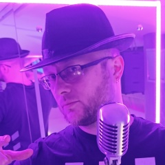 Виталий Лав