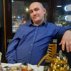 Женя Янаслов, Санкт-Петербург