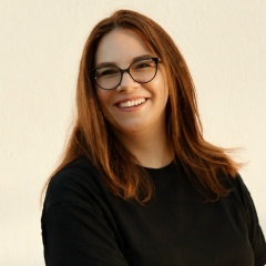 Анна Адякова