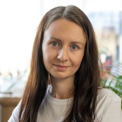 Джули Белогурова, Москва