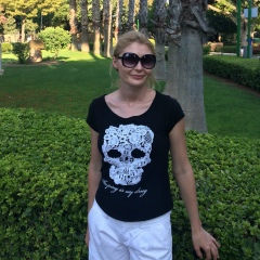 Юля Бурова, Москва