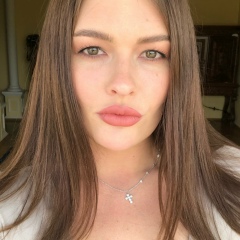 Катя Акатова