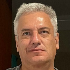 Михаил Погребняк