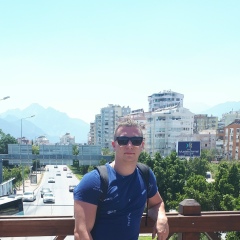 Виталий Комаров