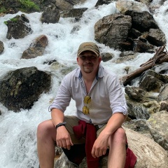 Ден Л, Москва