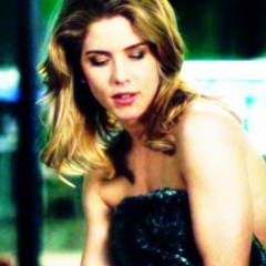 Felicity Smoak, 24.07.1991