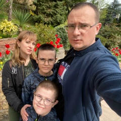 Лежа Олегович, 19.02, Луганск