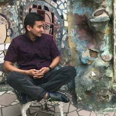 Niyaz Utenov, Bucureşti