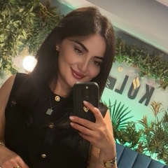 Яна Караханова, Санкт-Петербург