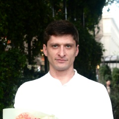 Роман Холодов