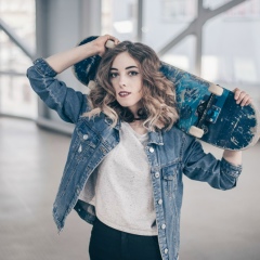 Наташа Браун, 08.03