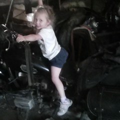 Ыыы Ггг, Новая Каховка