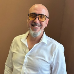 Махони Карабога, Москва