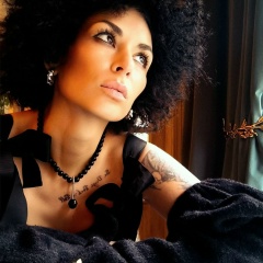 Лола Холдарова, Санкт-Петербург