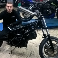 Валик Адаменко