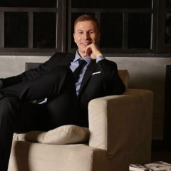 Ренат Рустамович, Санкт-Петербург