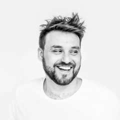 Артем Петров, Los Angeles