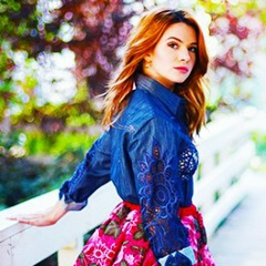 Katie Stevens, 08.12.1992