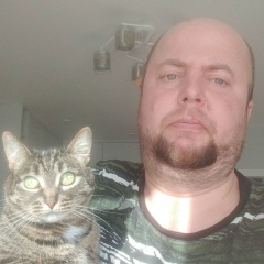 Денис Леонов