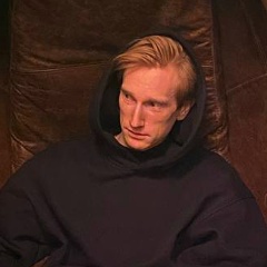 Nick Uvarov, 22.12, Los Angeles