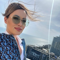 Анна Максимова, Москва