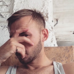 Victor Galagan, Саки