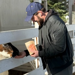 Adam Ahi, Москва