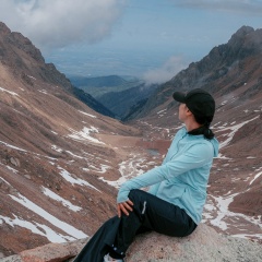 Dee Dee, Алматы