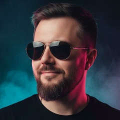 Роман Сухов