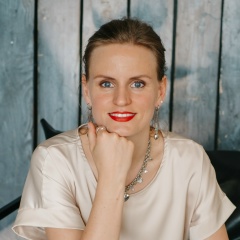 Яна Кичигина, Москва