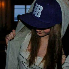 رشا حسن, 06.03.1995, İstanbul