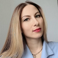 Анна Строма