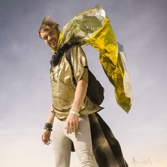 Денис Шаров, 12.05, Los Angeles