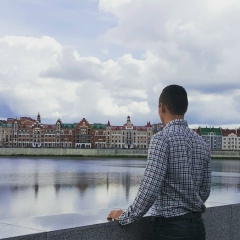 Юра Комаров, Москва