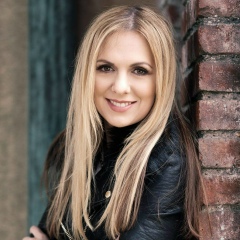 Julia Guillo, 05.05.1986, New York City