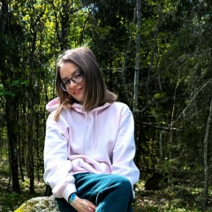 Яна Попушой, Санкт-Петербург