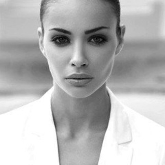 Акгуль Хан, Алматы