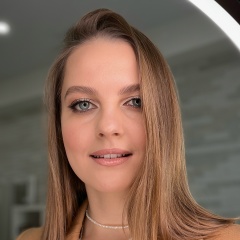 Алёна Ефремова