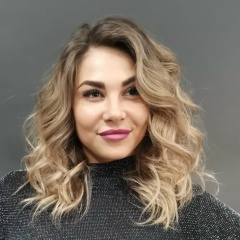 Яна Максимова