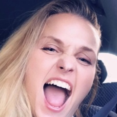 Ксения Максимова