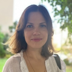 Анна Петрова, 15.04, Москва