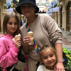 Олюшка Маняша, 02.06.1982, Днепр (Днепропетровск)