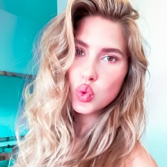Kara Del Toro, 07.04