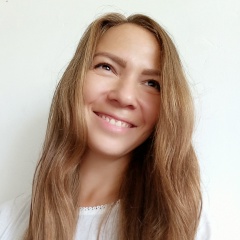 Александра Ханова