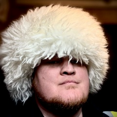 Эдуард Максутов, Новый Уренгой